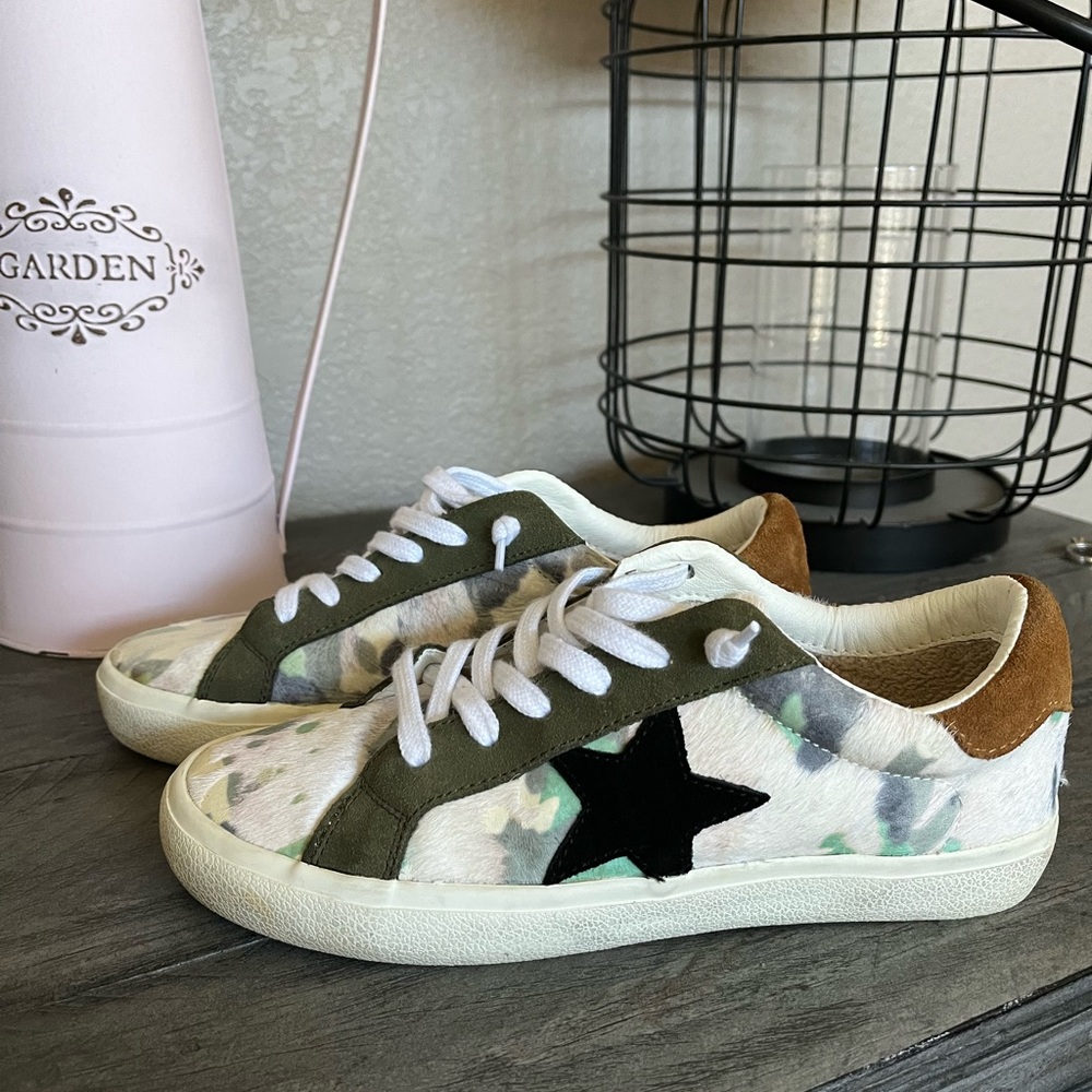 Vintage Havana distressed cowhide sneakers